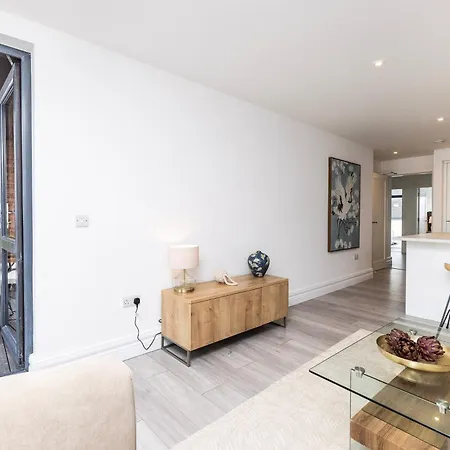 New In The Centre Of Malahide Village 아파트 Balnacart