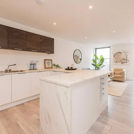 New In The Centre Of Malahide Village Apartamento