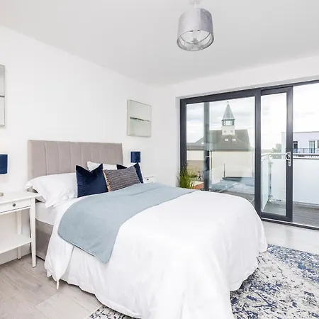 Apartamento New In The Centre Of Malahide Village *