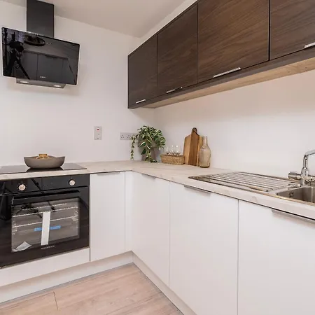 New In The Centre Of Malahide Village *
