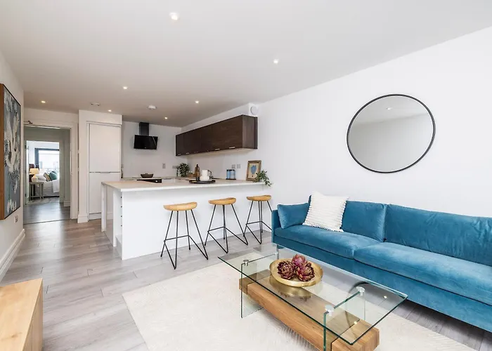 New In The Centre Of Malahide Village Balnacart