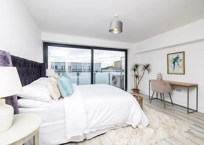 아파트 New In The Centre Of Malahide Village