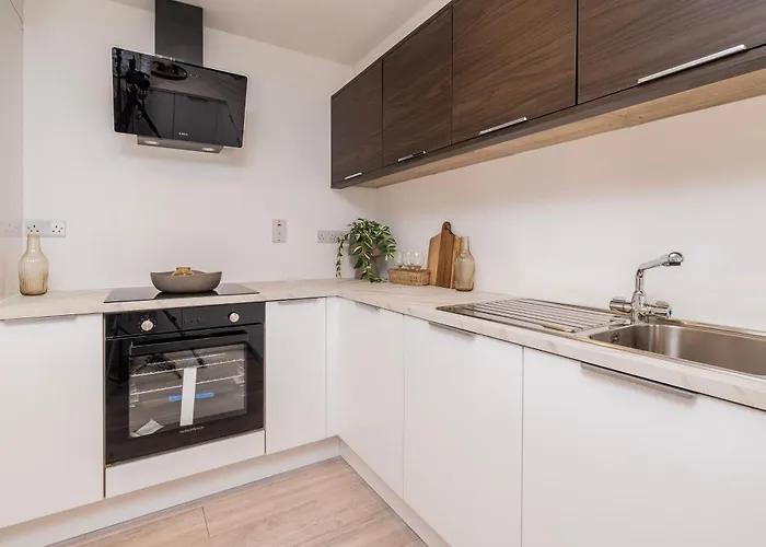 New In The Centre Of Malahide Village *