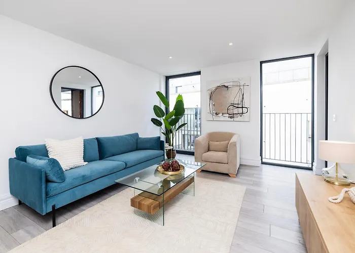 New In The Centre Of Malahide Village